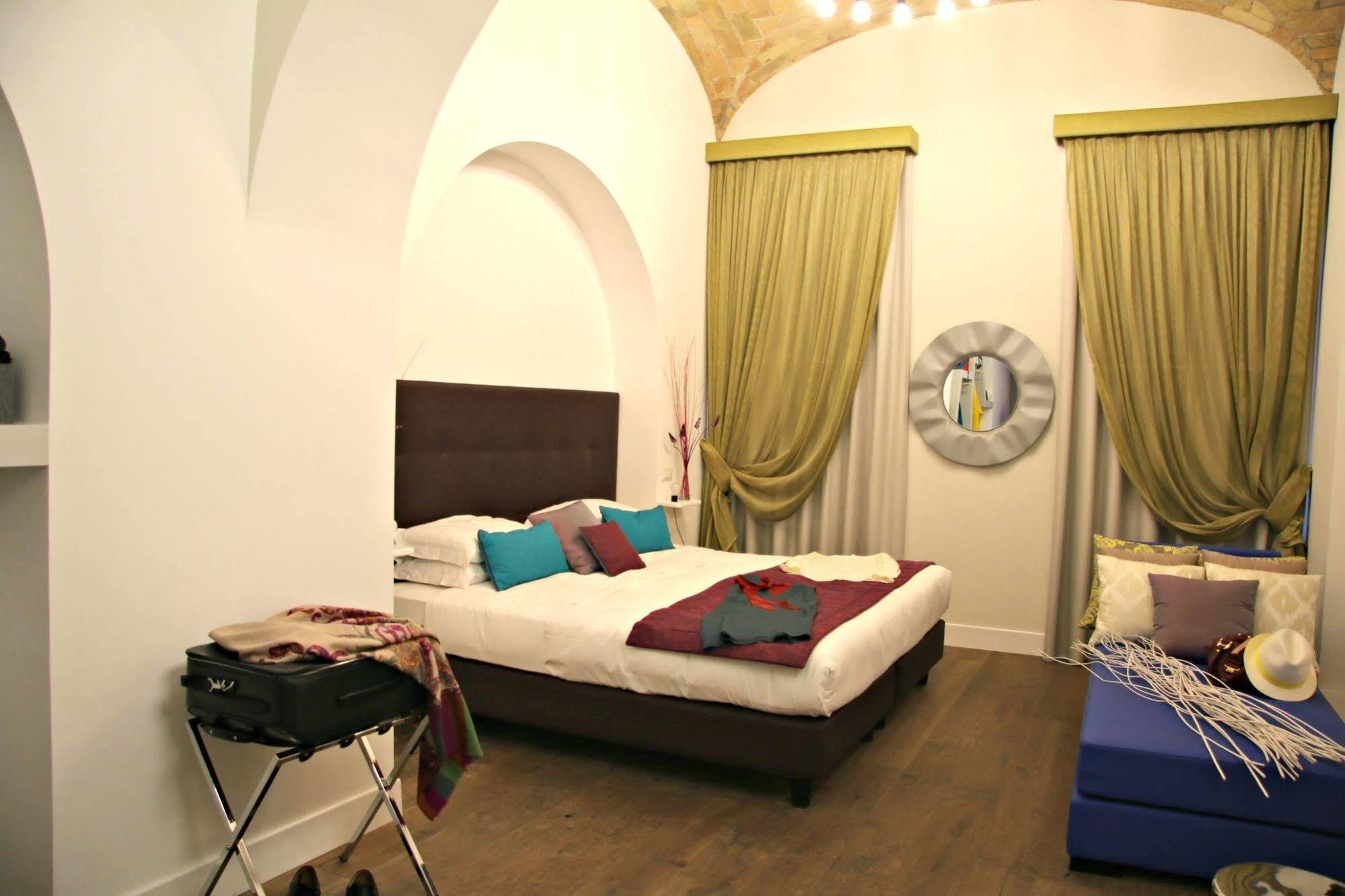 บูทิก เชนตราเล เรอแล เกสต์เฮาส์ โรม ภายนอก รูปภาพ